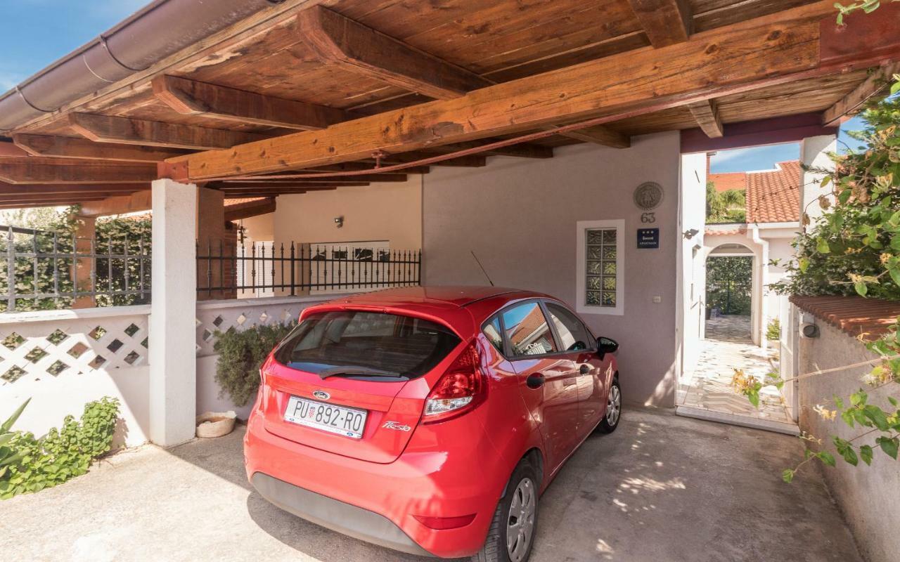 Holiday Home Nadia Пула Екстериор снимка